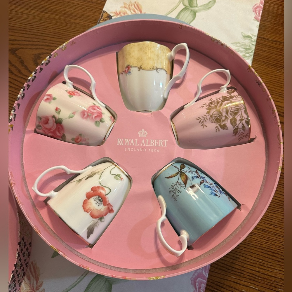Royal Albert Floral  Mug Set -